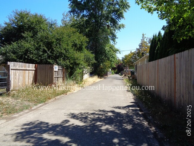 Building Photo - 2160 Trade St SE