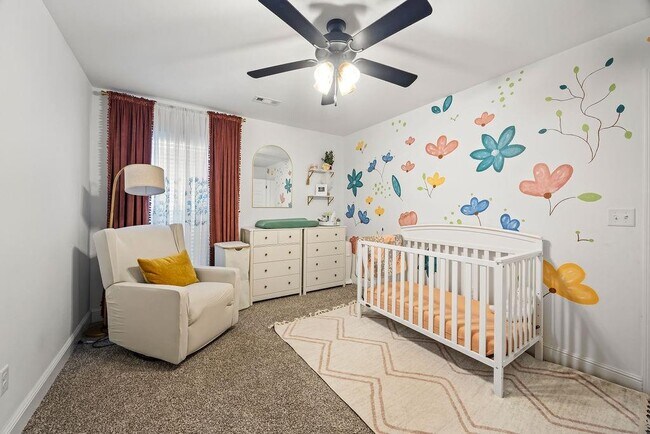 Building Photo - 6007 NW Hoover St