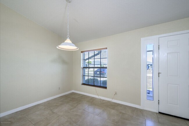 Building Photo - PRICE DROP!! ANNUAL UNFURNISHED HOME IN PUNTA GORDA