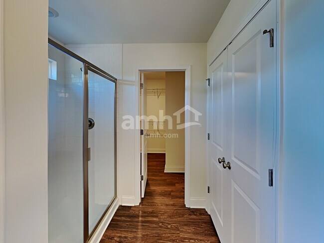 Building Photo - 320 Bourne St