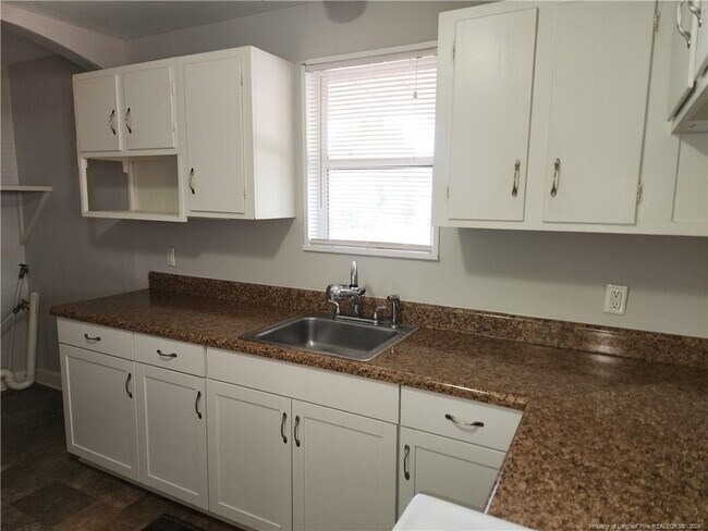 Building Photo - 469 McBain Dr