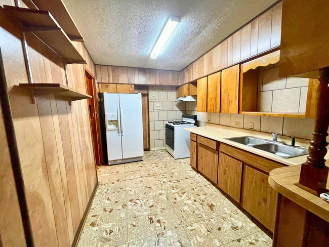 Building Photo - 742-746 Gulf St.