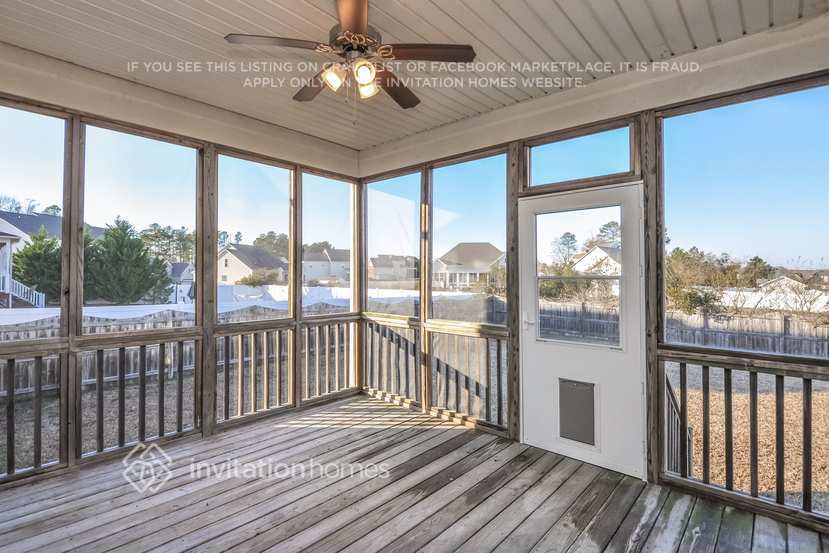 Building Photo - 111 River Knoll Dr