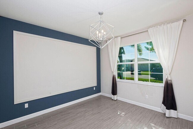 Building Photo - 12523 NW Copper Creek Dr