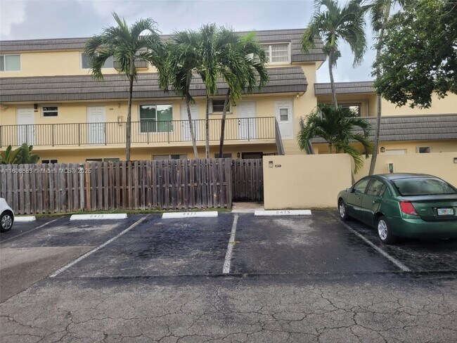 Building Photo - 8475 SW 137th Ave