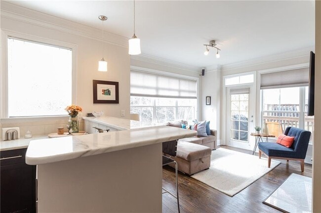 Building Photo - 1155 Glenridge Pl NE