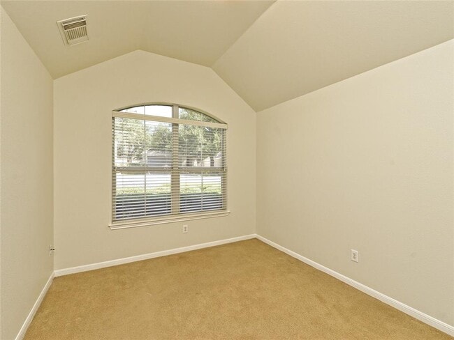 Building Photo - 11 Troon Dr