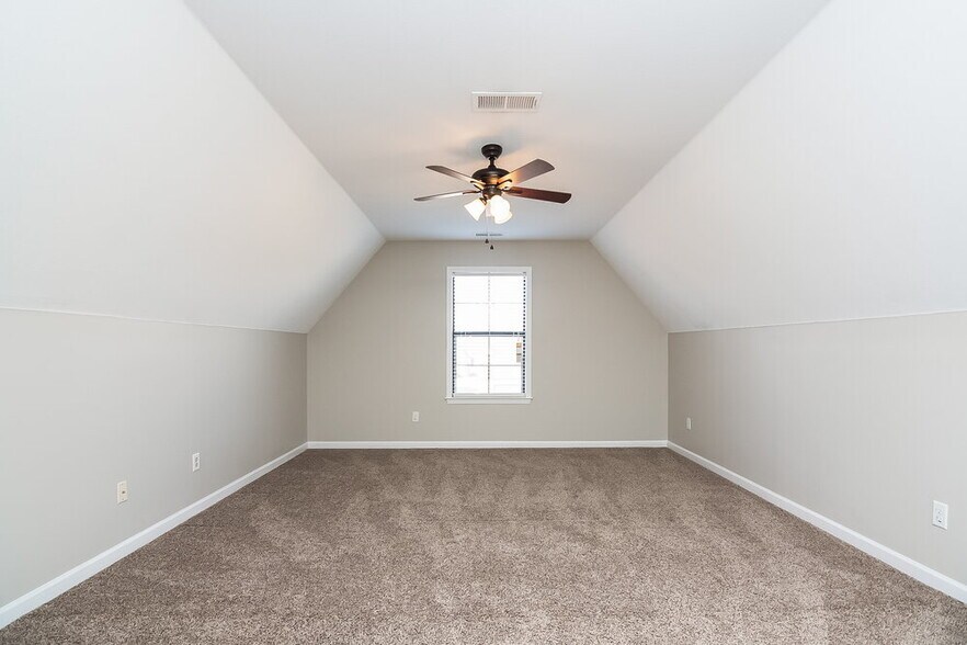 Building Photo - 9301 Chastain Pl