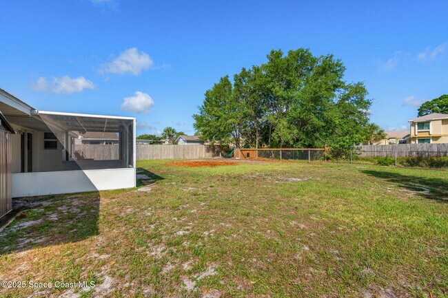 Building Photo - 1310 Mariposa Dr NE