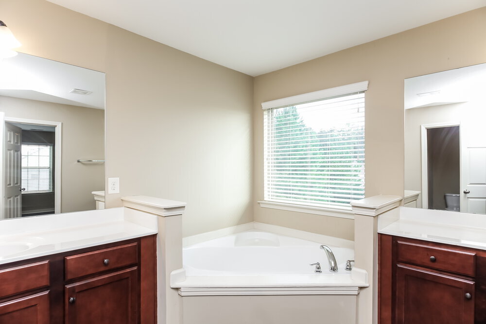 Building Photo - 6025 Gladiola Way
