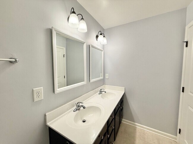 Building Photo - Charming 3BD, 1.5BA Clayton Home Near Shopping and Dining with Modern Updates