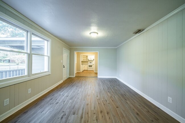 Building Photo - Beautifully Updated Corner Lot Home!