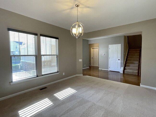 Building Photo - Spectacular 4 Bed 3.5 Bath Townhouse In Br...
