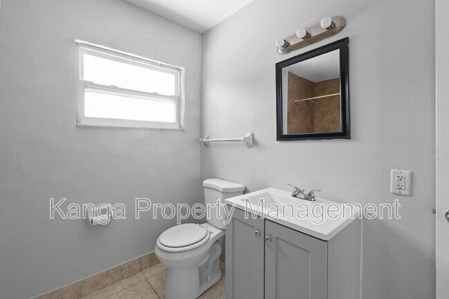 Building Photo - 3721 Henry Ave