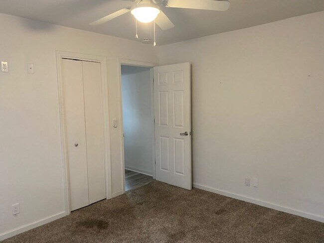 Building Photo - Beautiful Home w/ Pool