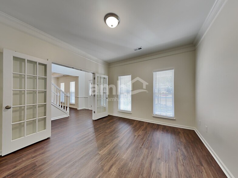 Building Photo - 4210 Lindsey Ln