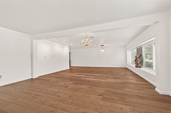 Building Photo - 10823 Sandstone St