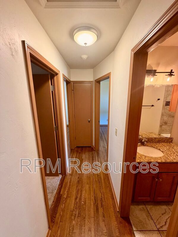 Building Photo - 4508 N Asbury Ave