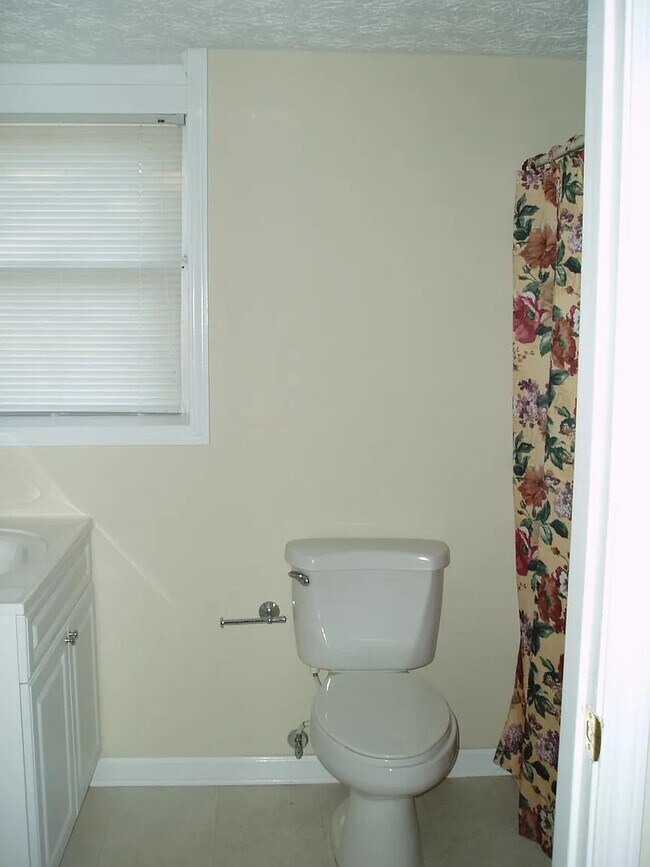 Building Photo - 506 Jefferson Dr