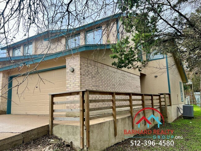 Building Photo - ***APPLICATION PENDING*** 3 bedroom, 2.5 Bath