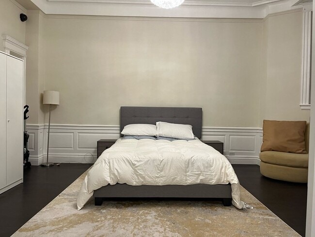 Building Photo - 469 Commonwealth Ave