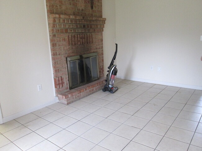 Building Photo - 115 Evans Run Dr