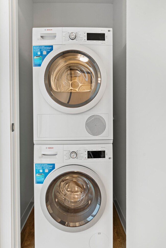 Building Photo - 284 Western Ave