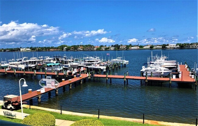 Building Photo - 103 Yacht Club Way