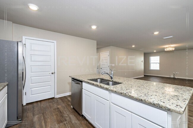 Building Photo - HALF-OFF DEPOSIT SPECIAL! Stunning 2-Story 4 BD 2.5 BA House in Spanish Fort!