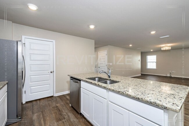 Building Photo - Stunning 2-Story House in Spanish Fort!