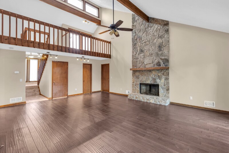 Building Photo - 1616 Maple Ridge Dr