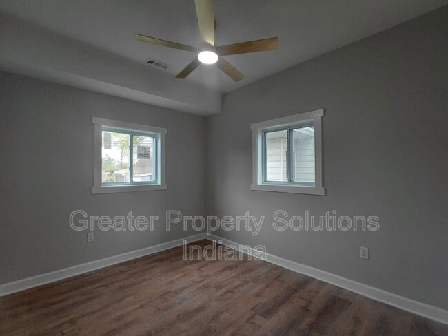 Building Photo - 7018 Chestnut Ave