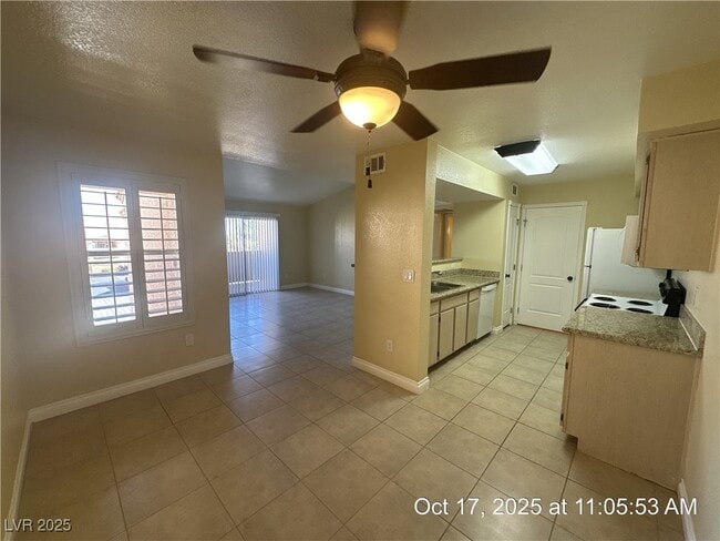 Building Photo - 1150 N Buffalo Dr