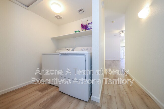 Building Photo - 3167 W Alexanderwood Dr