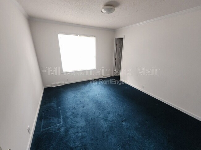 Building Photo - 58 Booker St