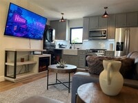 Building Photo - 3201 Westridge St