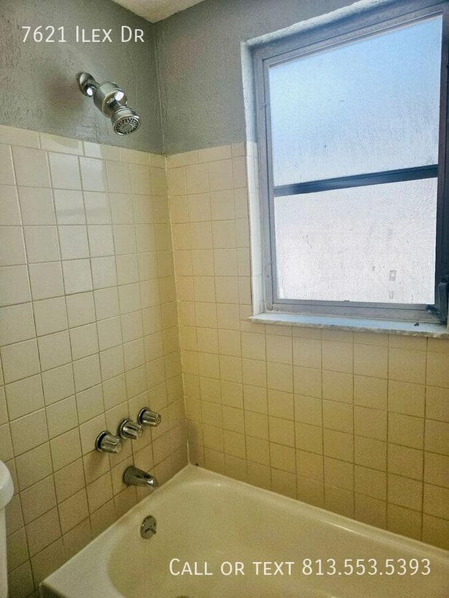 Building Photo - 7621 Ilex Dr