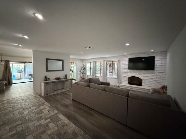 Building Photo - 3668 28th St E