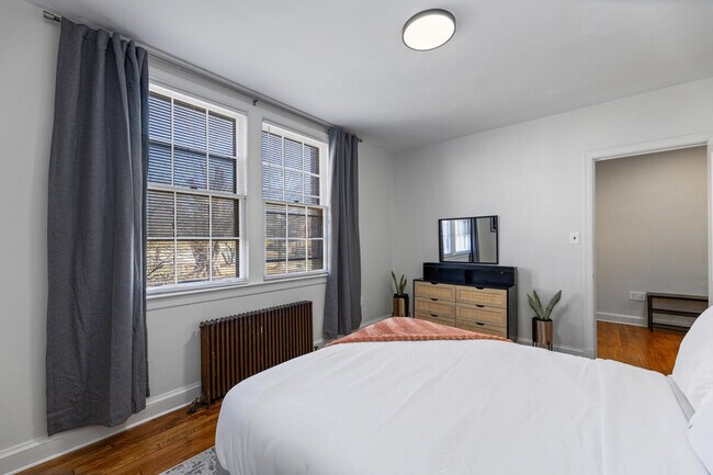 Building Photo - 4000 Vine St