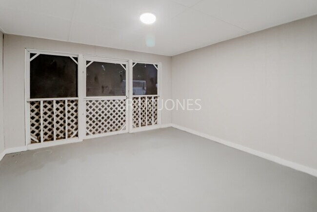 Building Photo - NOW OFFERING 1/2 MONTH FREE WITH SIGNED LE...