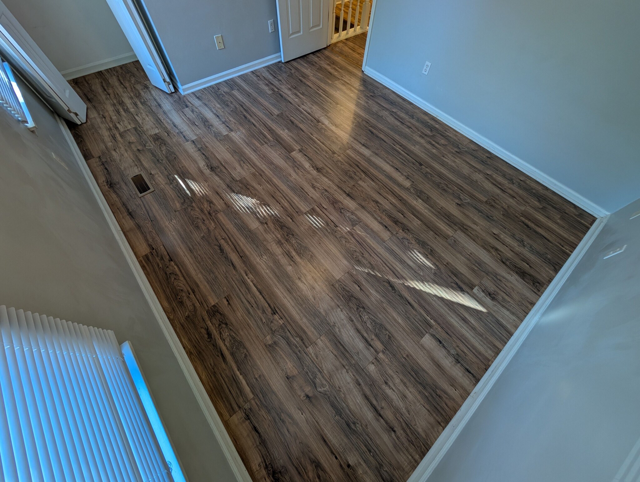 Building Photo - Room in House on Flint Glenn Ln