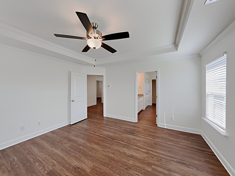 Building Photo - 550 Slew Dr