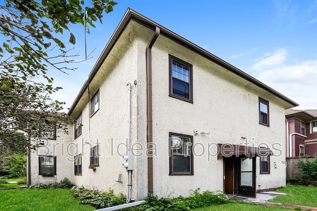 Building Photo - 969 St Clair Ave