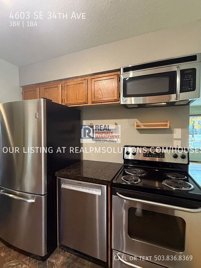 Building Photo - 4603 SE 34th Ave