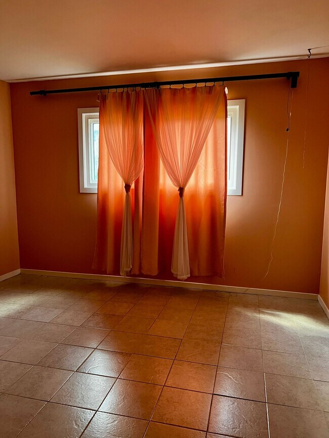 Building Photo - 1222 Brown St