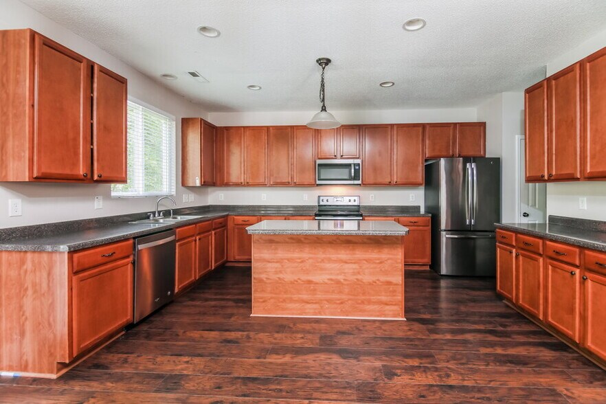 Building Photo - 133 Smart Ct
