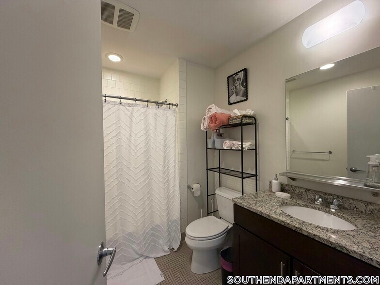 Building Photo - 160 E Berkeley St