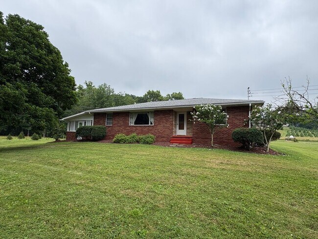 Building Photo - Nice Southside Find