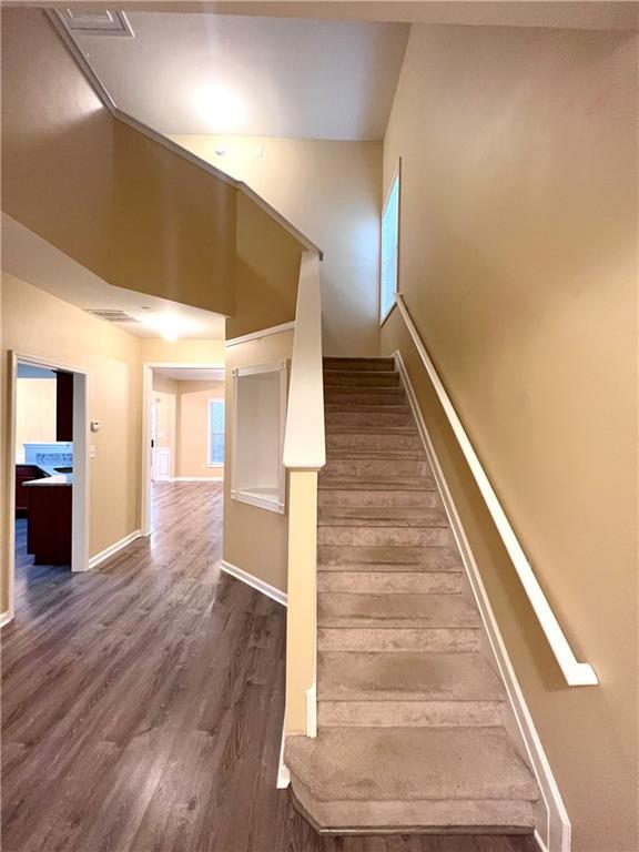 Building Photo - 2594 Winslow Ridge Dr NE