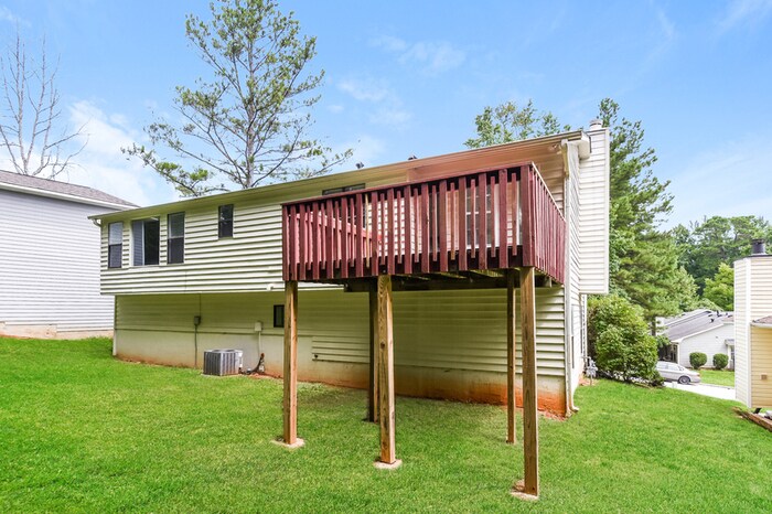 Building Photo - 5975 Wellborn Trail